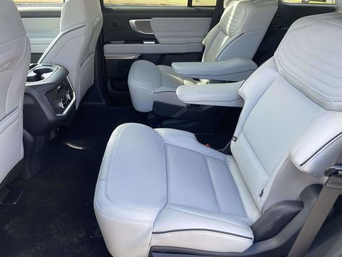 New 2026 Ford Expedition Platinum w/ Platinum Ultimate Package AWD/4WD image 12