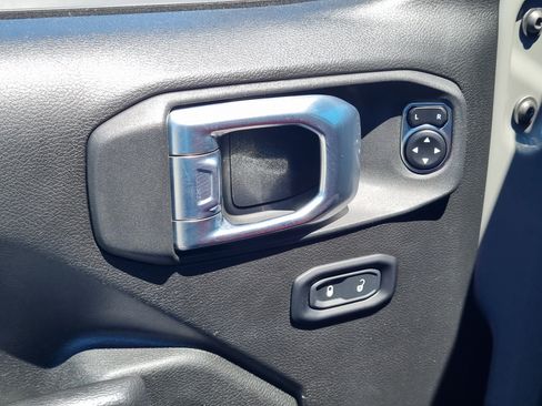Used 2022 Jeep Gladiator Rubicon w/ Cold Weather Group AWD/4WD image 21