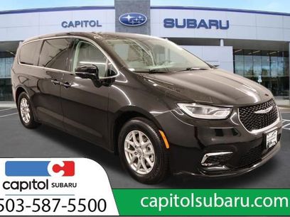 Used 2024 Chrysler Pacifica Touring-L