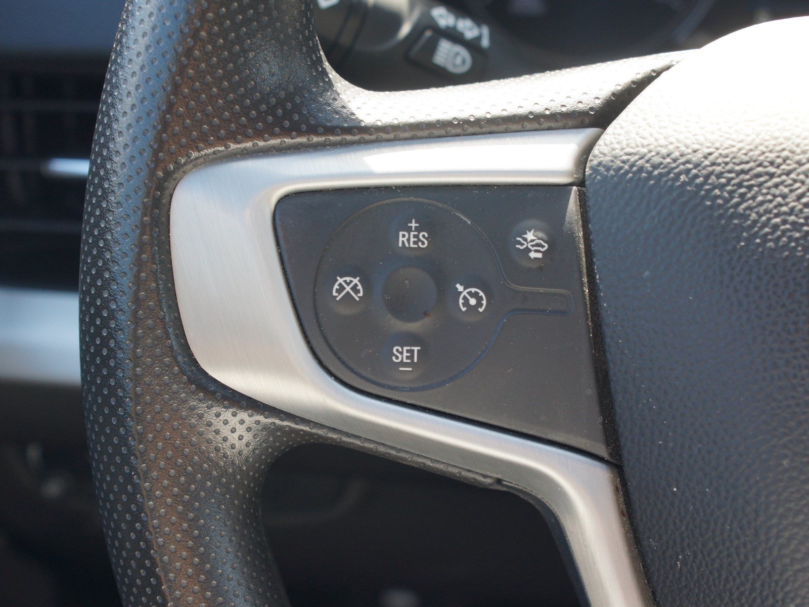 Used 2024 GMC Terrain SLE AWD/4WD image 8