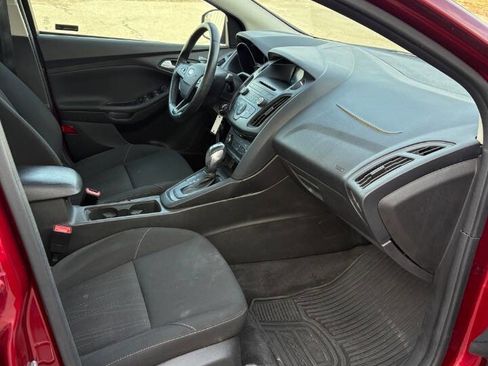 Used 2015 Ford Focus SE w/ SE Cold Weather Package image 9