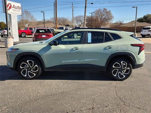 Certified 2024 Chevrolet Trax RS w/ Sunroof Package image 2