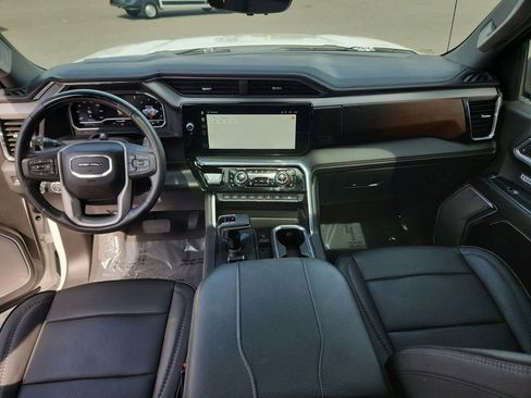 Used 2024 GMC Sierra 1500 Denali AWD/4WD image 19