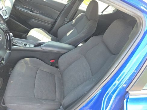 Used 2018 Toyota C-HR XLE FWD image 11