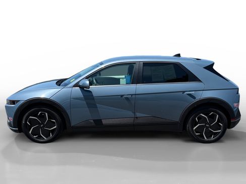 Used 2024 Hyundai Ioniq 5 SE RWD image 2