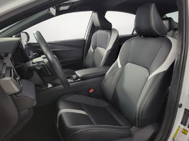 Used 2025 Toyota Camry SE FWD image 14