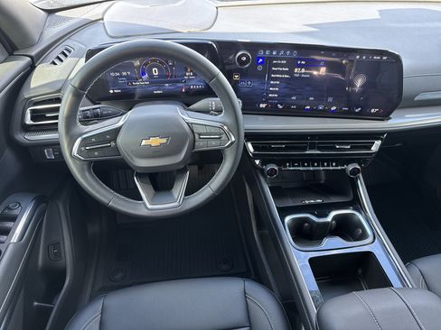 Used 2026 Chevrolet Traverse LT w/ Driver Confidence Package image 18