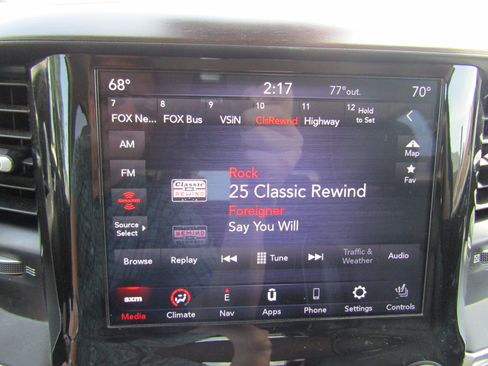 Used 2021 RAM 1500 Laramie AWD/4WD image 30