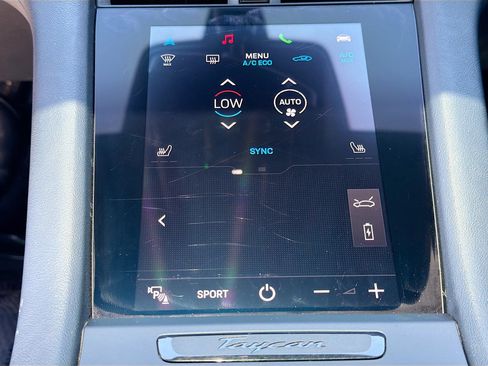 Used 2022 Porsche Taycan image 33