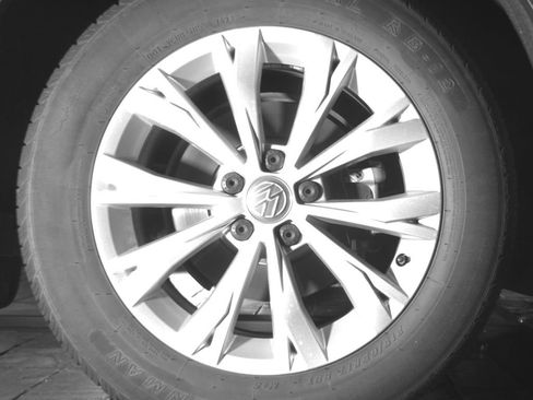 Used 2019 Volkswagen Tiguan S w/ Driver Assistance Package FWD image 15