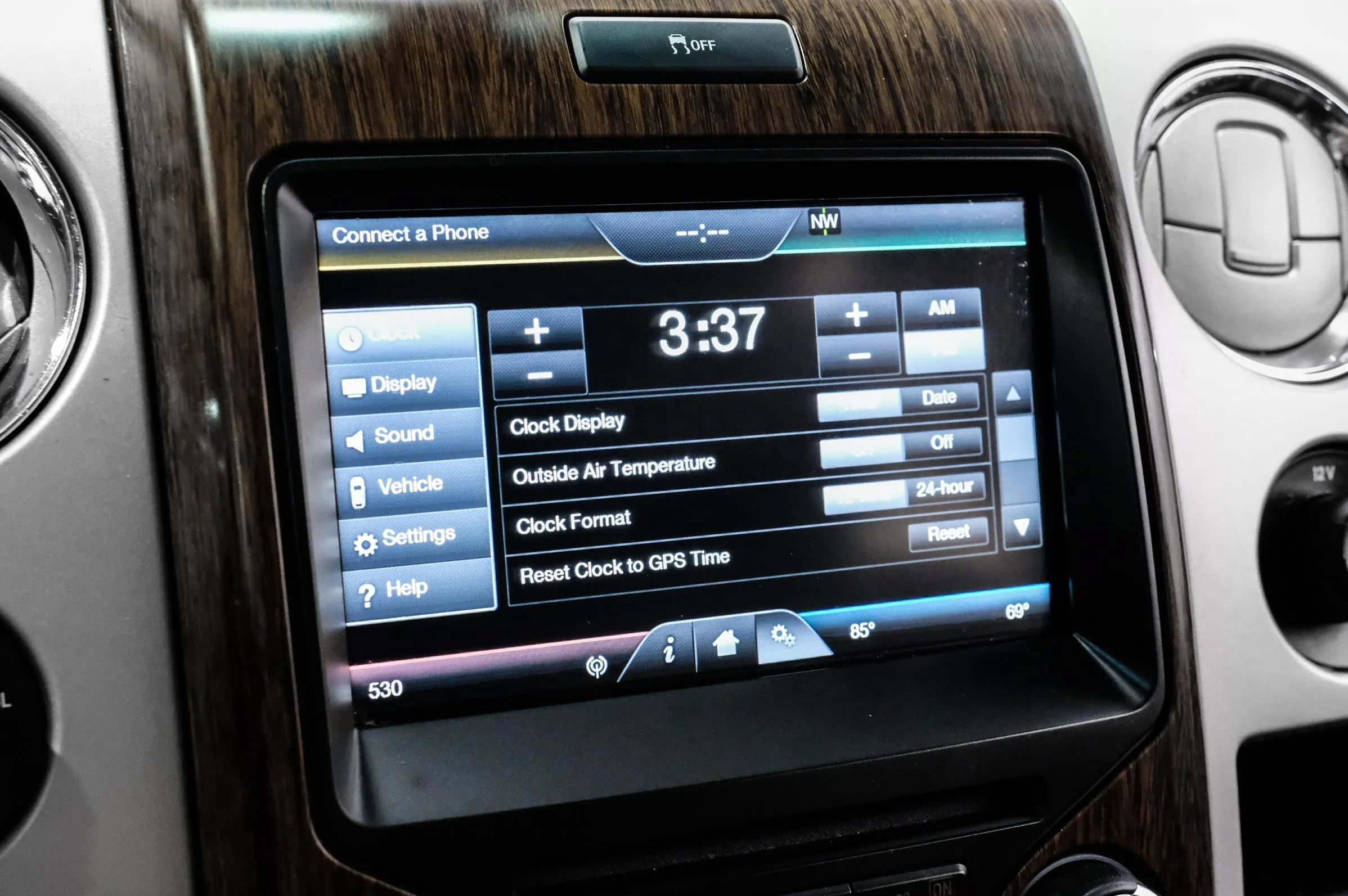 Used 2014 Ford F150 Lariat w/ Equipment Group 502A Luxury AWD/4WD image 35
