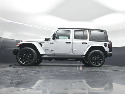 Used 2023 Jeep Wrangler Unlimited Sahara w/ Cold Weather Group AWD/4WD image 49