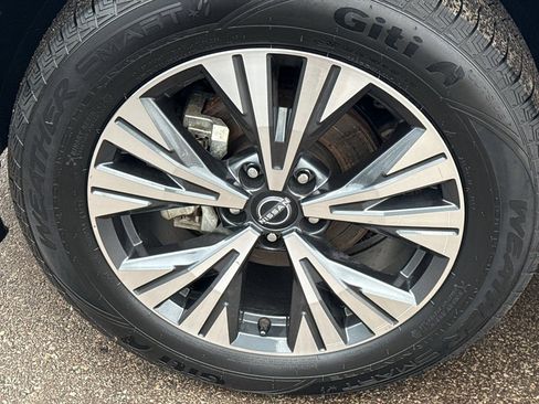 Certified 2023 Nissan Rogue SV image 9