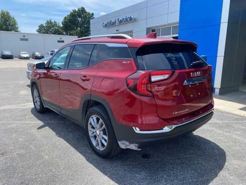 Used 2022 GMC Terrain SLT w/ Infotainment Package II AWD/4WD image 3