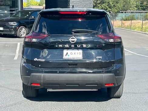 Used 2025 Nissan Rogue SV AWD/4WD image 5