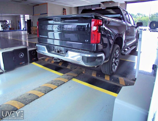 Used 2024 Chevrolet Silverado 1500 LT AWD/4WD image 3