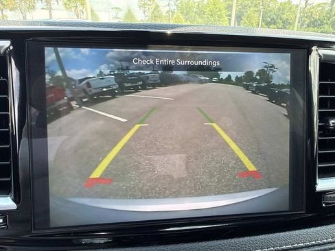 Used 2026 Chrysler Pacifica Limited FWD image 33
