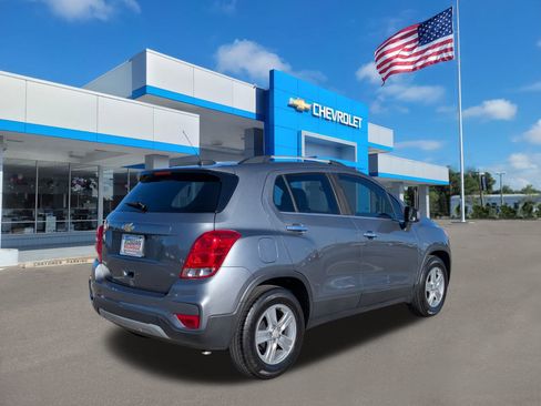 Used 2019 Chevrolet Trax LT w/ LT Convenience Package image 4