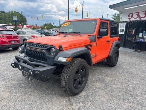 Used 2018 Jeep Wrangler Sport AWD/4WD image 3
