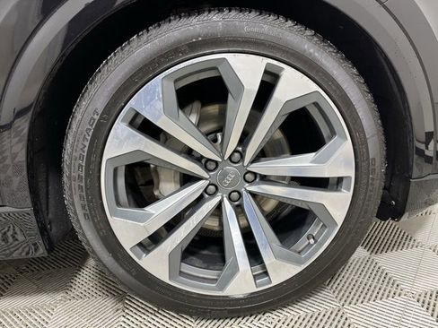 Used 2019 Audi Q8 Prestige w/ Adaptive Chassis Package image 24
