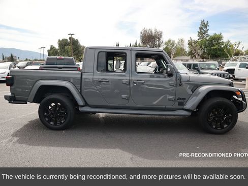 Used 2022 Jeep Gladiator Overland image 7
