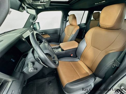 Certified 2025 Lexus GX 550 w/ Accessory Package (2T) AWD/4WD image 21