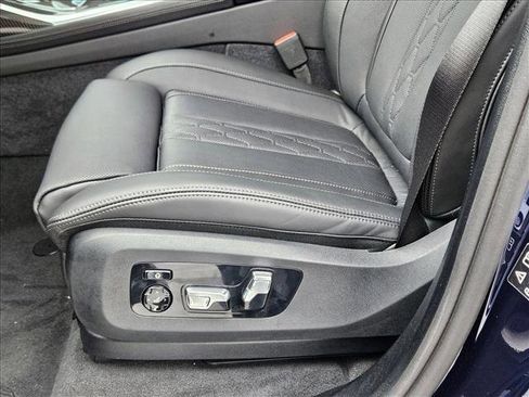 New 2026 BMW X7 M60i image 4