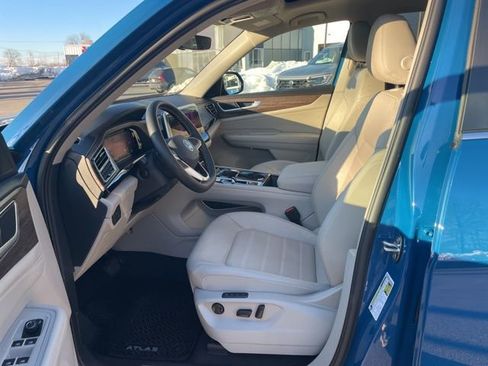Certified 2025 Volkswagen Atlas SEL image 7