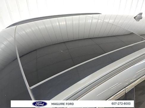 Used 2022 Ford Escape SEL image 11