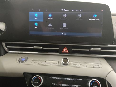 Used 2021 Hyundai Elantra Limited FWD image 25