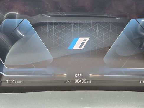 Certified 2025 BMW X5 xDrive50e w/ Parking Assistance Package image 17