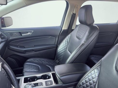 Used 2024 Ford Edge Titanium image 11