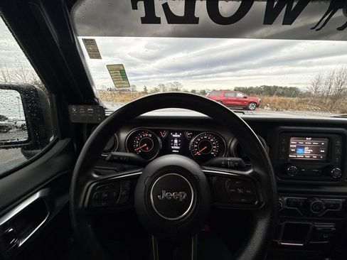 Used 2020 Jeep Wrangler Sport image 17