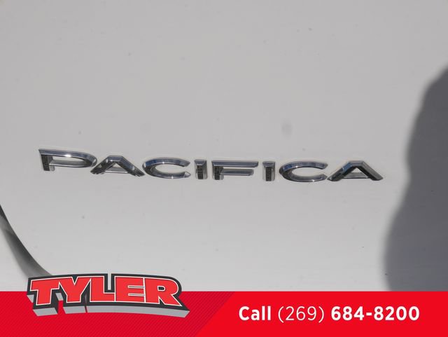 Used 2024 Chrysler Pacifica Limited FWD image 13