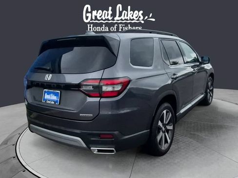 Used 2023 Honda Pilot Touring image 5