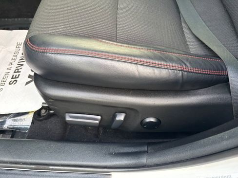 Used 2017 Toyota Camry SE image 19