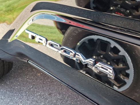 New 2025 Toyota Tacoma SR5 image 5