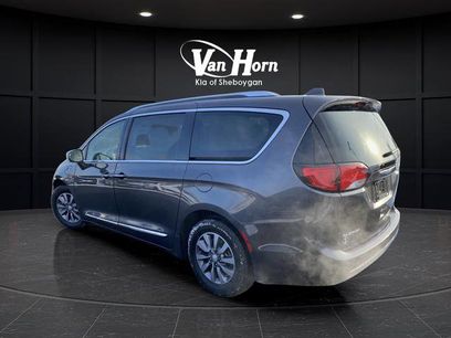 Used 2019 Chrysler Pacifica Limited w/ Advanced Safetytec Group