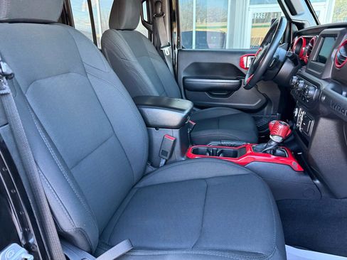 Used 2019 Jeep Wrangler Unlimited Sport S image 27