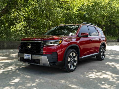 Used 2026 Honda Pilot Elite image 5