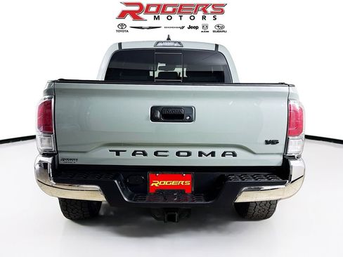 Certified 2023 Toyota Tacoma TRD Off-Road w/ Black Out Package (TMS) image 12
