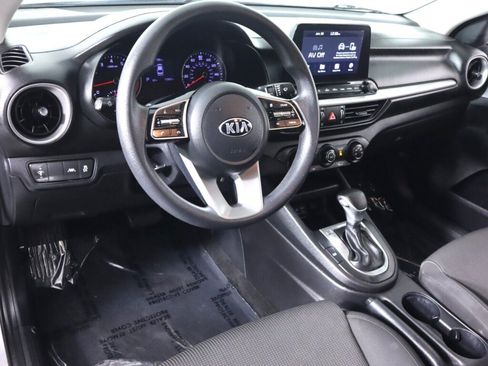 Used 2020 Kia Forte LXS FWD image 9