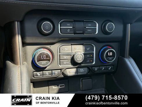 Used 2022 Chevrolet Tahoe High Country w/ Premium Package 2 AWD/4WD image 16