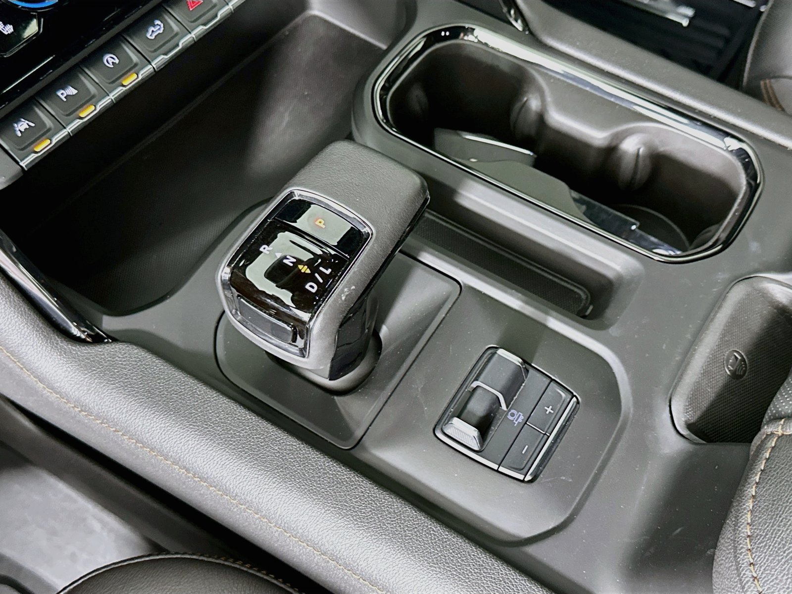 Used 2022 GMC Sierra 1500 AT4 w/ AT4 Premium Package AWD/4WD image 17