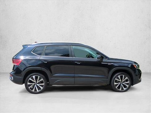 Used 2024 Volkswagen Taos SE FWD image 4