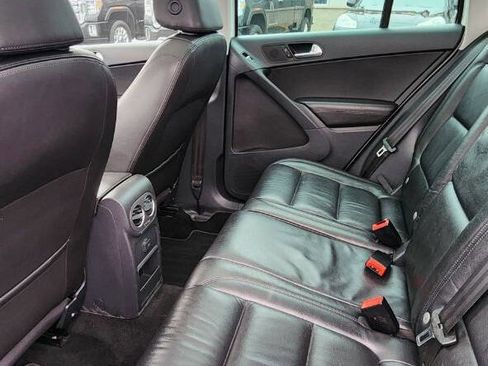 Used 2017 Volkswagen Tiguan Sport image 18