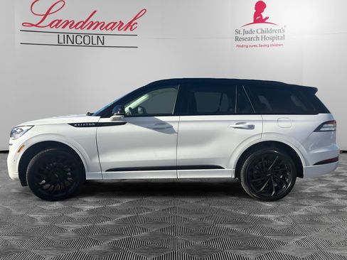 Certified 2023 Lincoln Aviator Black Label image 2