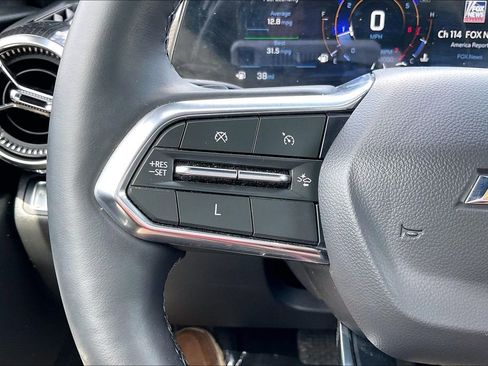 Used 2025 Chevrolet Equinox LT FWD image 18