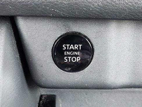 Used 2024 Nissan Rogue SV AWD/4WD image 25