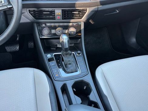 Used 2020 Volkswagen Jetta R-Line image 15